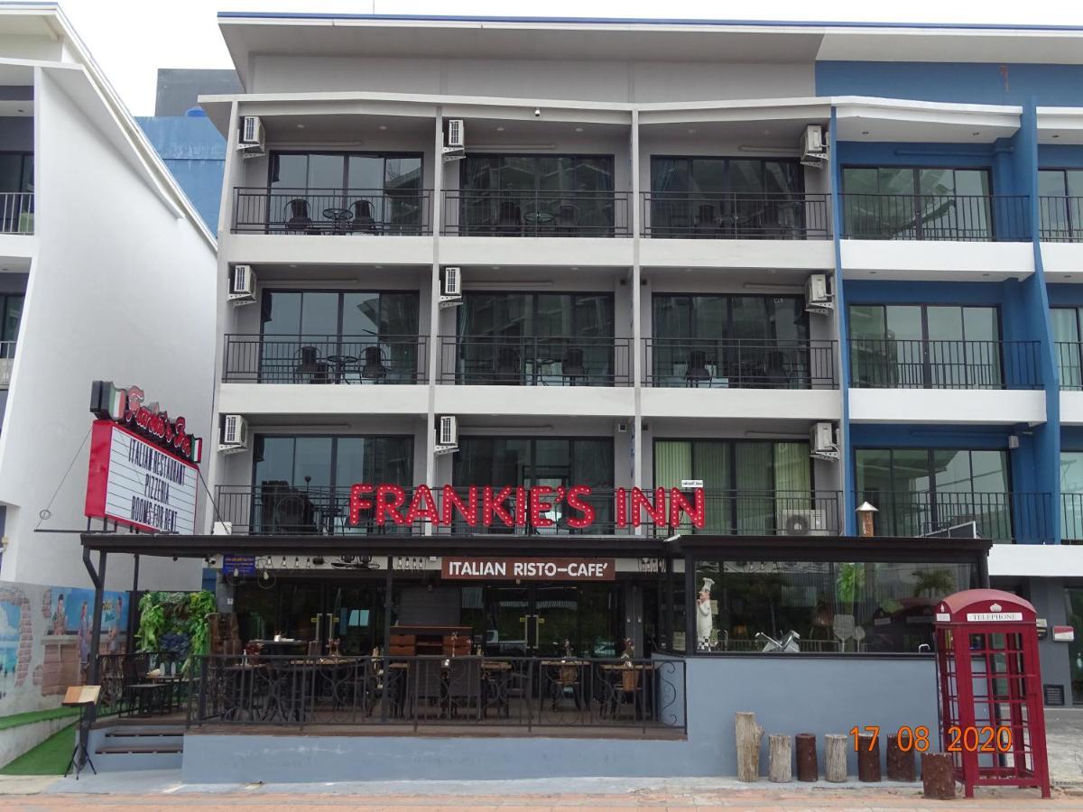 Frankie'S Inn Jomtien Exterior foto