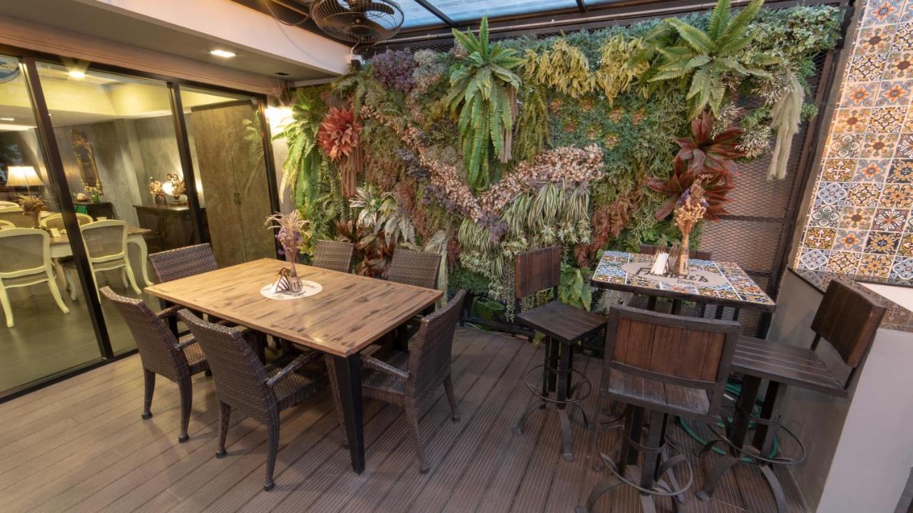 Frankie'S Inn Jomtien Exterior foto