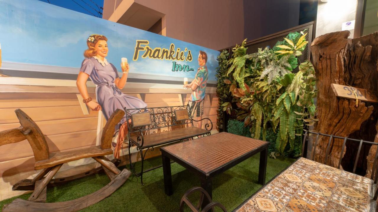 Frankie'S Inn Jomtien Exterior foto